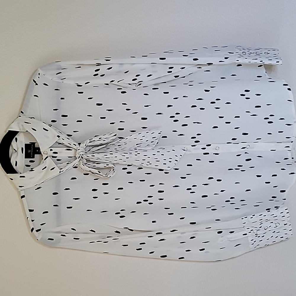 Cute Worthington Tie neck Dress Blouse M Snap Down